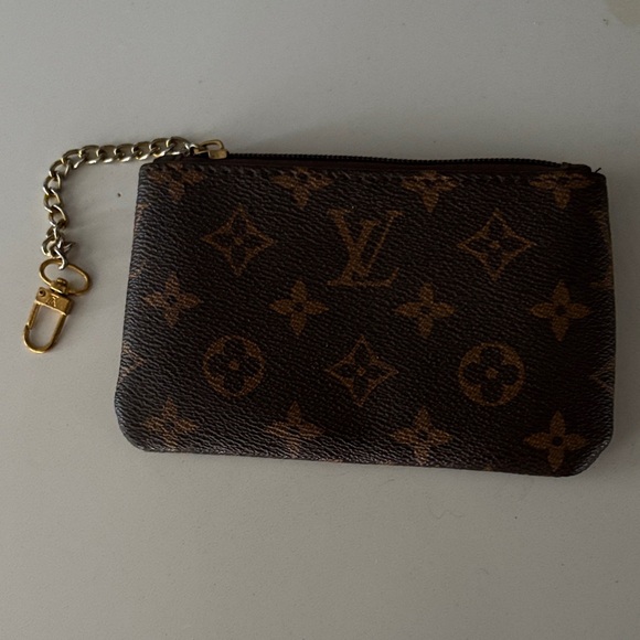 Louis Vuitton Accessories - Louis Vuitton Dark Brown Monogram Key Holder